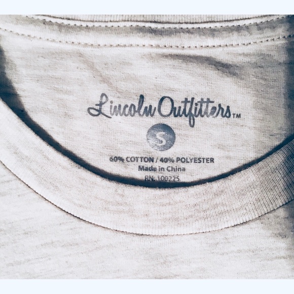 Lincoln Outfitters Tee Shirt Size Small - Picture 5 of 9